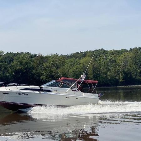 Private Yacht On Catskill Creek Exterior photo