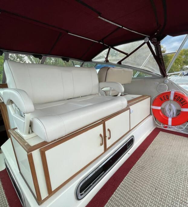 Private Yacht On Catskill Creek Exterior photo